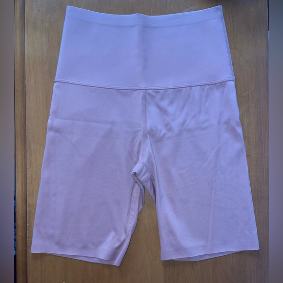 Knix Biker Shorts - size XS - Picture 2 of 3